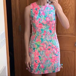 Lilly Pulitzer Mila Stretch Shift Dress (pattern: multi hot on the scene)